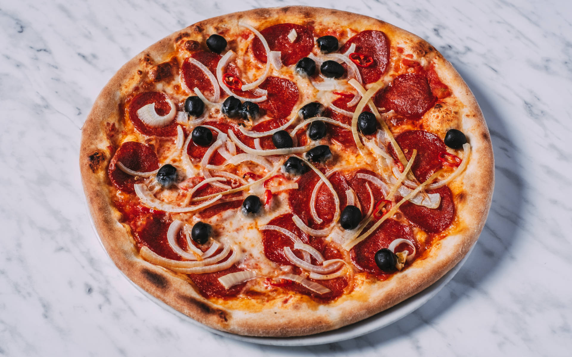 Pizza Diavola — zblízka